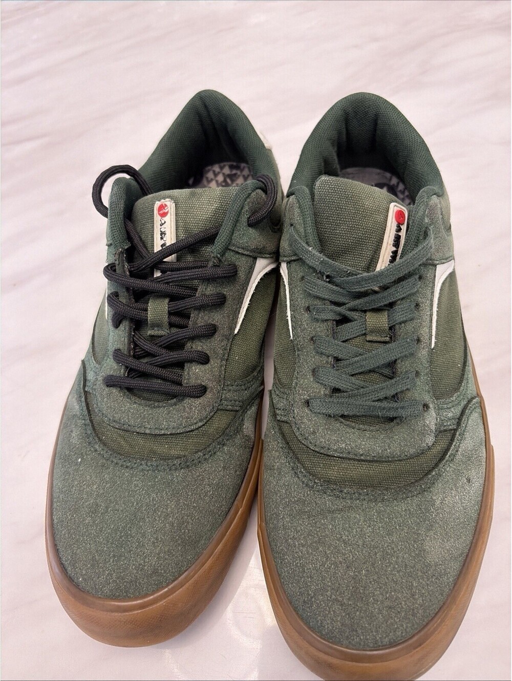 Airwalk Men’s Size 11 Skate Shoes Dark Green Gum Sole Low Top Sneakers Casual